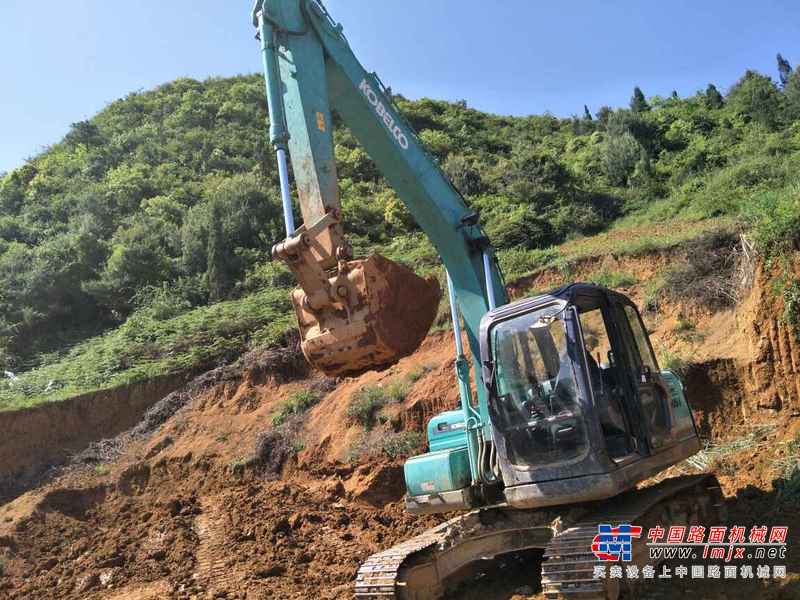贵州出售转让二手6500小时2012年神钢SK140LC挖掘机