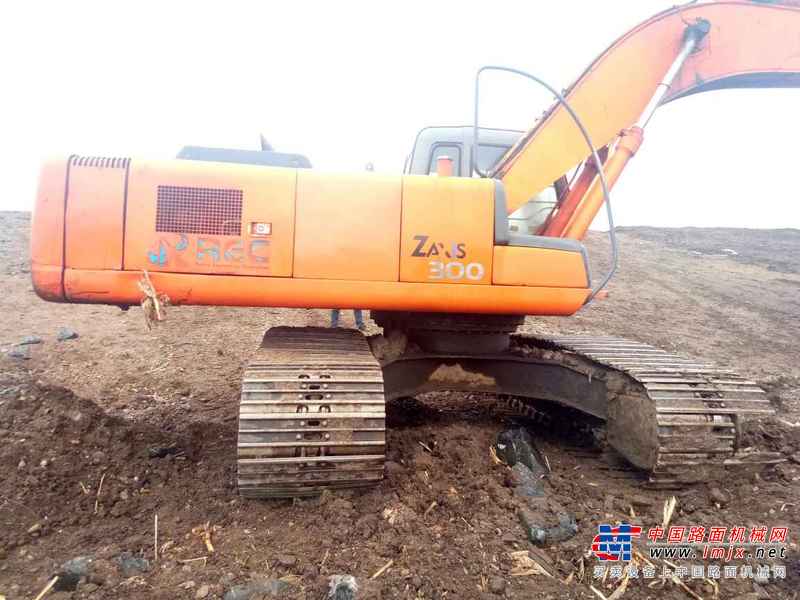 黑龙江出售转让二手10000小时2009年日立ZX230挖掘机