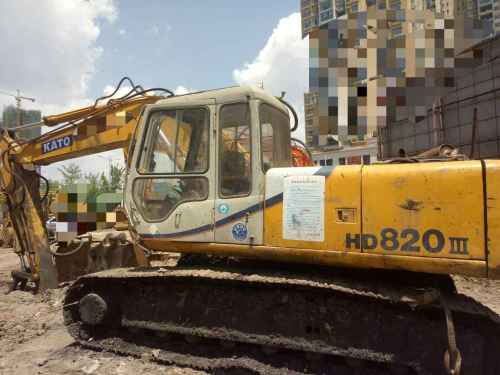 贵州出售转让二手18000小时2005年加藤HD820II挖掘机