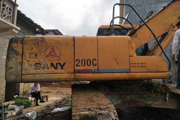 江西出售转让二手8000小时2008年三一重工SY200C挖掘机