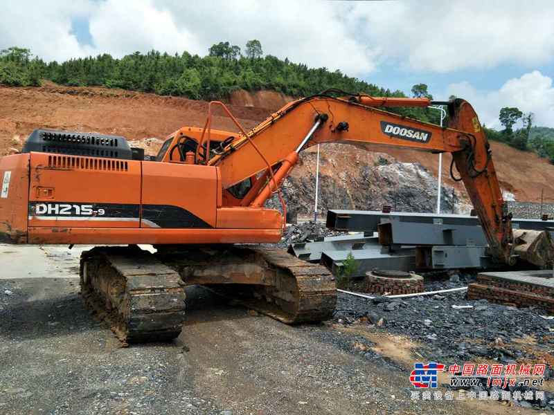 江西出售转让二手7000小时2011年斗山DH225挖掘机