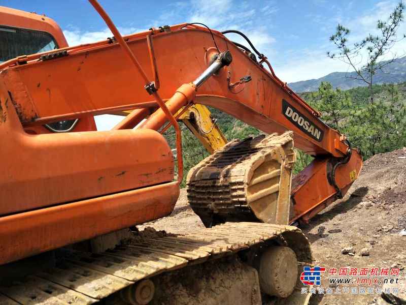 云南出售转让二手9856小时2009年斗山DH220LC挖掘机