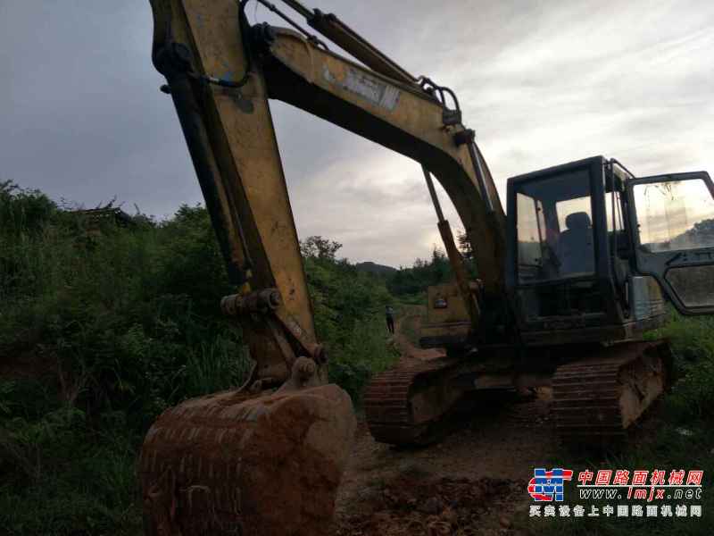 广东出售转让二手15000小时2003年住友S265F2挖掘机