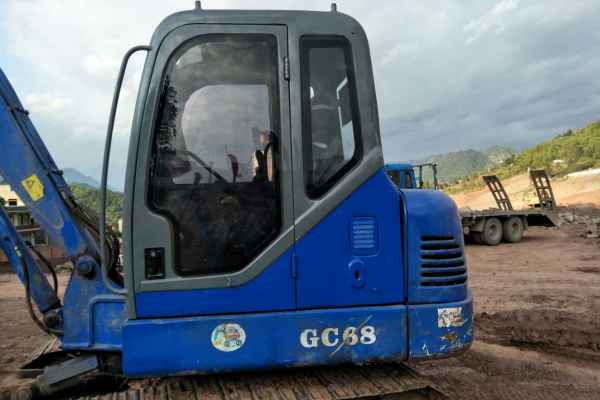 四川出售转让二手7000小时2011年山重建机GC60挖掘机