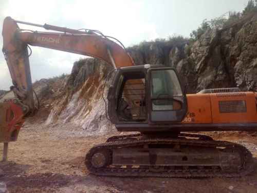贵州出售转让二手10000小时2011年日立ZX240挖掘机