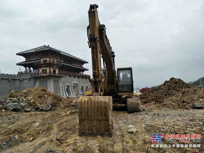 贵州出售转让二手12400小时2008年柳工CLG220LC挖掘机
