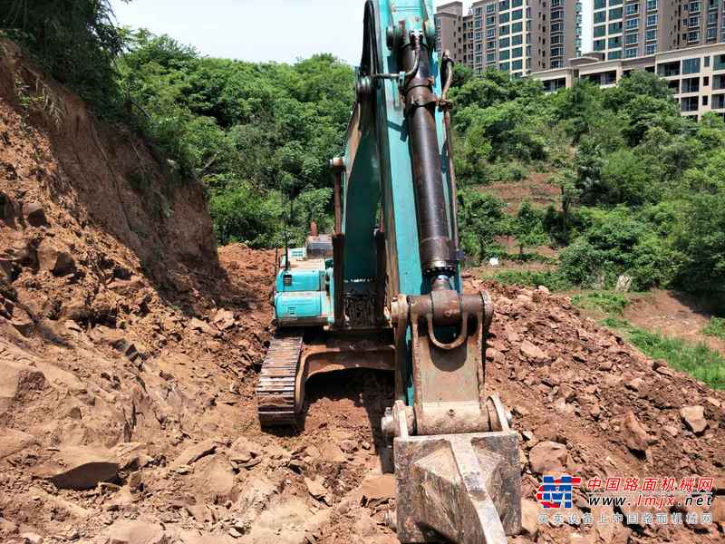 湖南出售转让二手11700小时2005年神钢SK450挖掘机