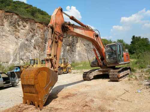 云南出售转让二手8000小时2011年日立ZX250LCH挖掘机