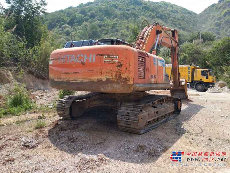 云南出售转让二手8000小时2011年日立ZX250LCH挖掘机