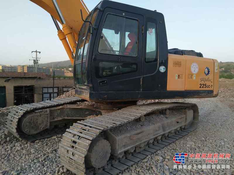 甘肃出售转让二手4000小时2010年现代R225LC挖掘机