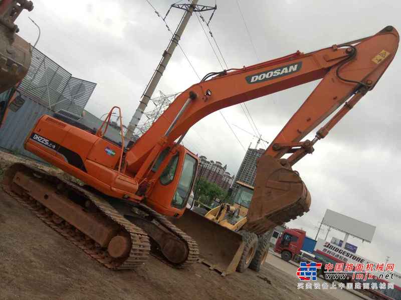山东出售转让二手4900小时2011年斗山DH225LC挖掘机