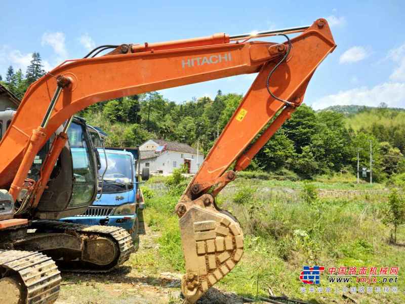 安徽出售转让二手4000小时2014年日立ZX120挖掘机