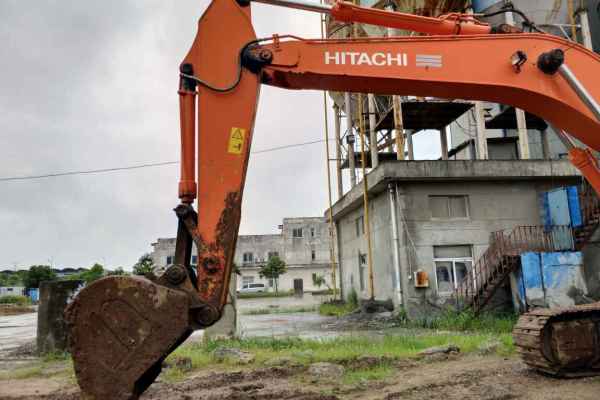 安徽出售转让二手4500小时2013年日立ZX350H挖掘机