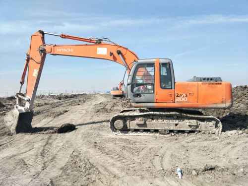 河北出售转让二手13000小时2006年日立ZX200挖掘机