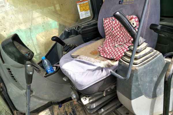 河南出售转让二手7691小时2012年神钢SK330挖掘机