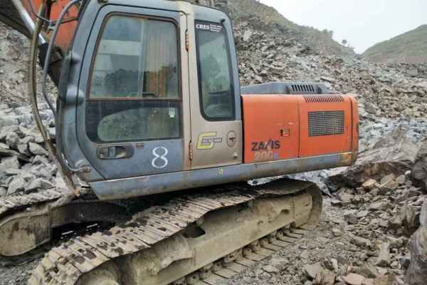 江西出售转让二手7800小时2010年日立ZX200挖掘机