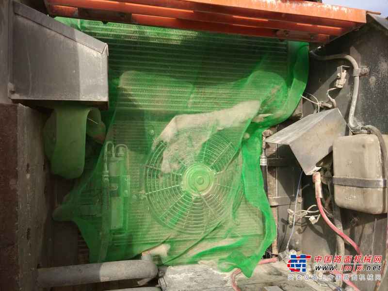 山东出售转让二手16000小时2004年日立ZX200挖掘机