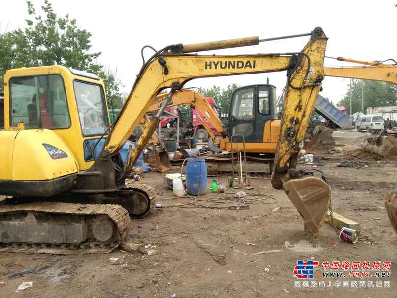 山东出售转让二手7000小时2008年现代R60挖掘机