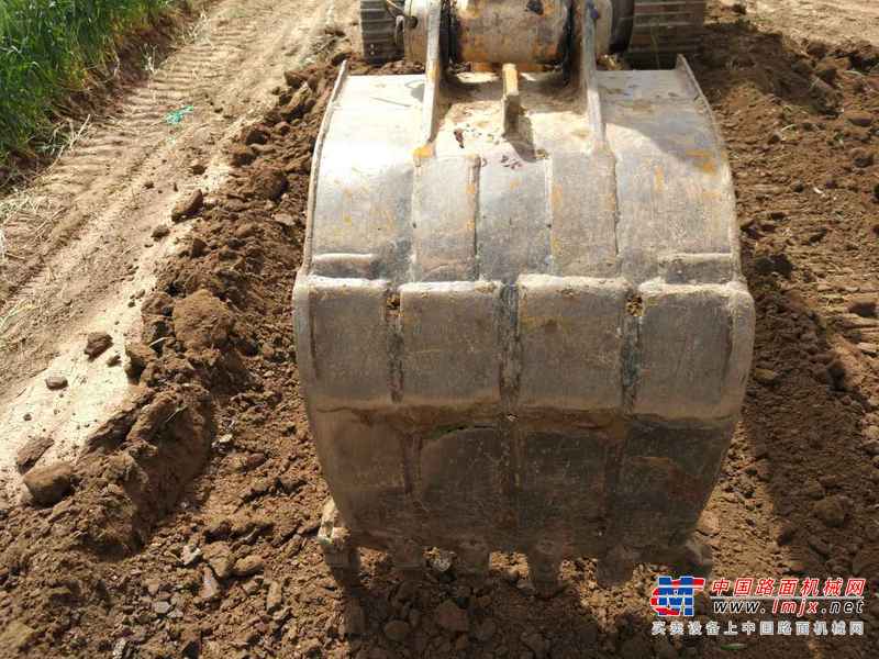 陕西出售转让二手1300小时2016年柳工CLG906D挖掘机