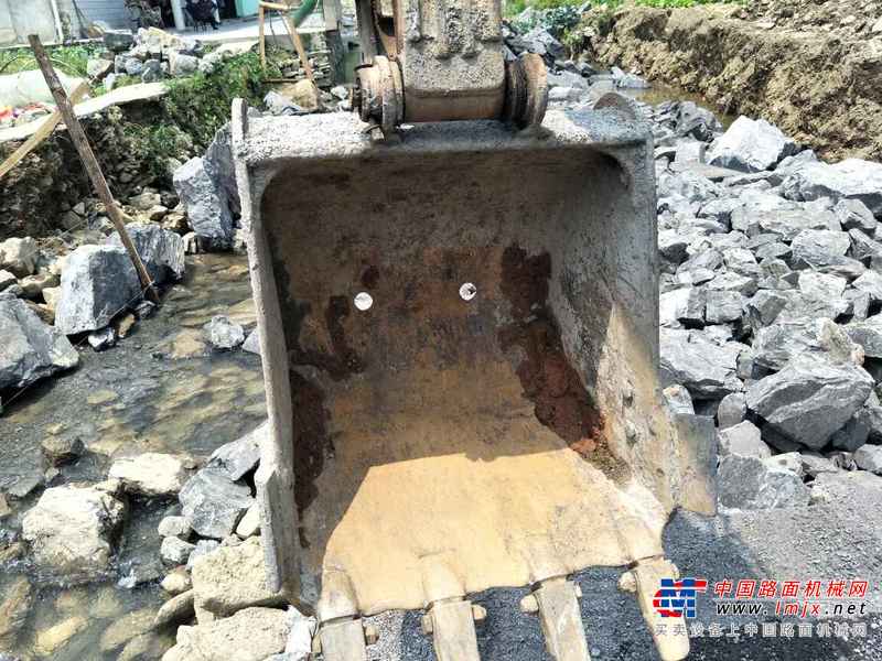 贵州出售转让二手6500小时2010年山河智能SWE70H挖掘机
