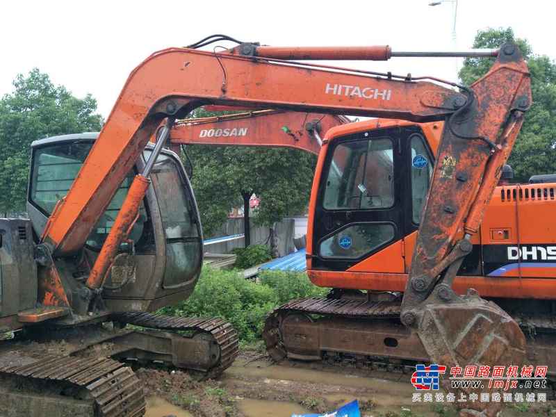 湖北出售转让二手8900小时2011年日立ZX70挖掘机
