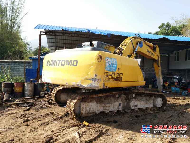 云南出售转让二手9400小时2011年住友SH210挖掘机
