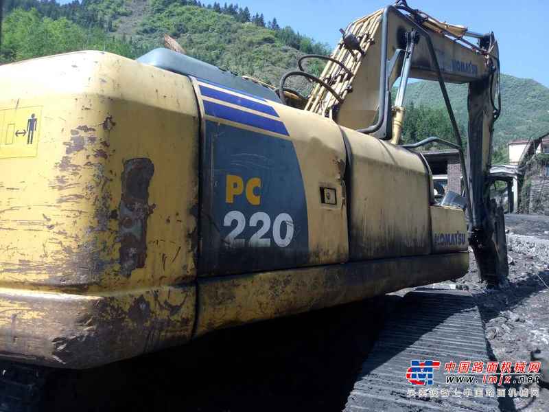 贵州出售转让二手8000小时2008年小松PC220挖掘机