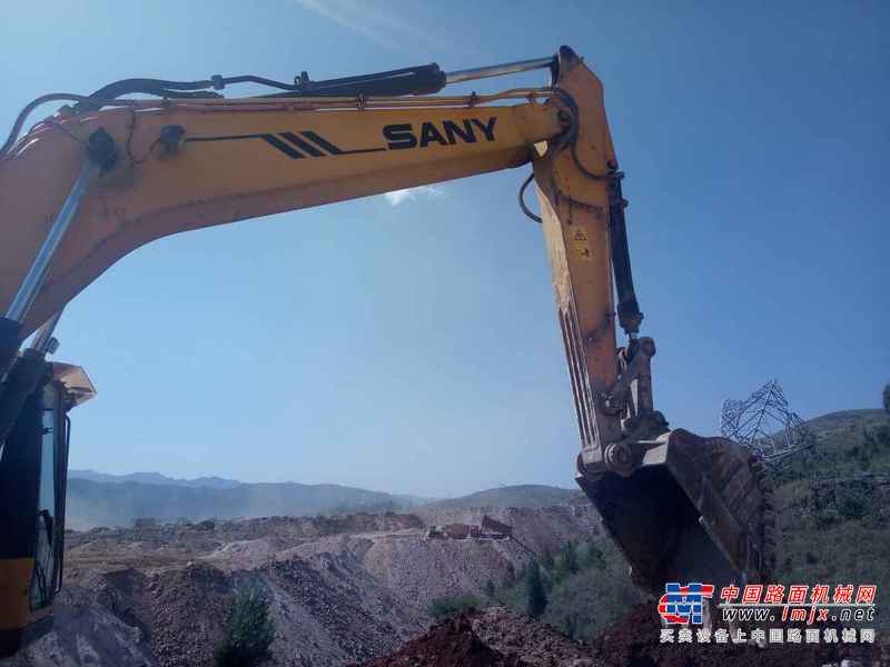贵州出售转让二手8500小时2012年三一重工SY215C挖掘机