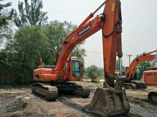 北京出售转让二手6174小时2010年斗山DH300挖掘机
