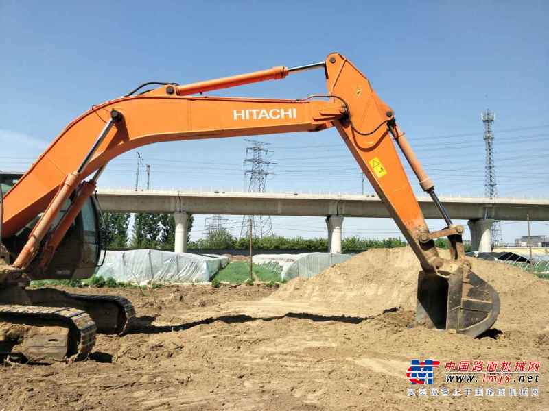 北京出售转让二手7626小时2009年日立ZX240挖掘机