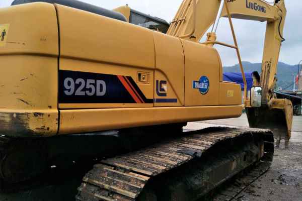 贵州出售转让二手5100小时2013年柳工CLG922D挖掘机