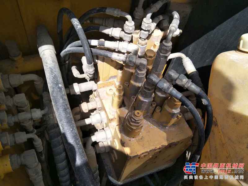 河南出售转让二手6000小时2011年现代R80挖掘机