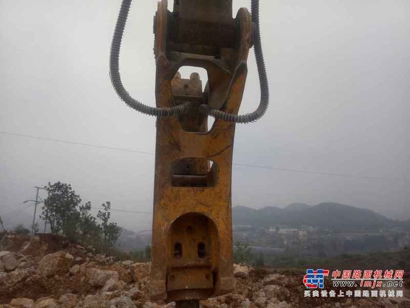 贵州出售转让二手8500小时2010年JCBJS220LC挖掘机