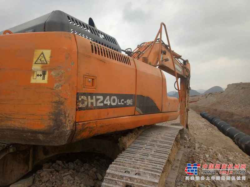 贵州出售转让二手8000小时2011年斗山DH220LC挖掘机