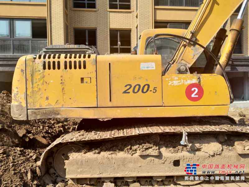 江苏出售转让二手20000小时2004年现代R200挖掘机