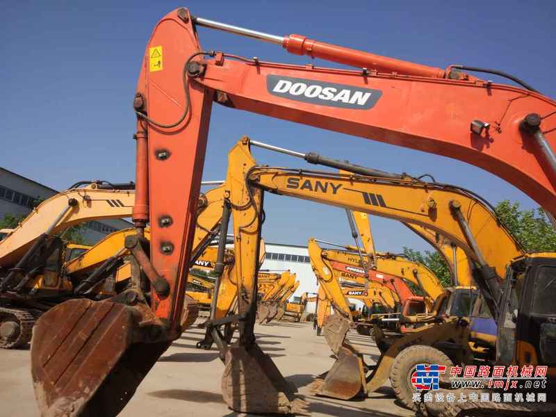 陕西出售转让二手6000小时2010年斗山DH220LC挖掘机