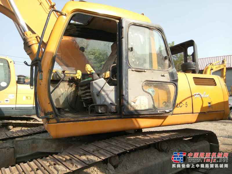 山东出售转让二手12000小时2004年现代R220LC挖掘机