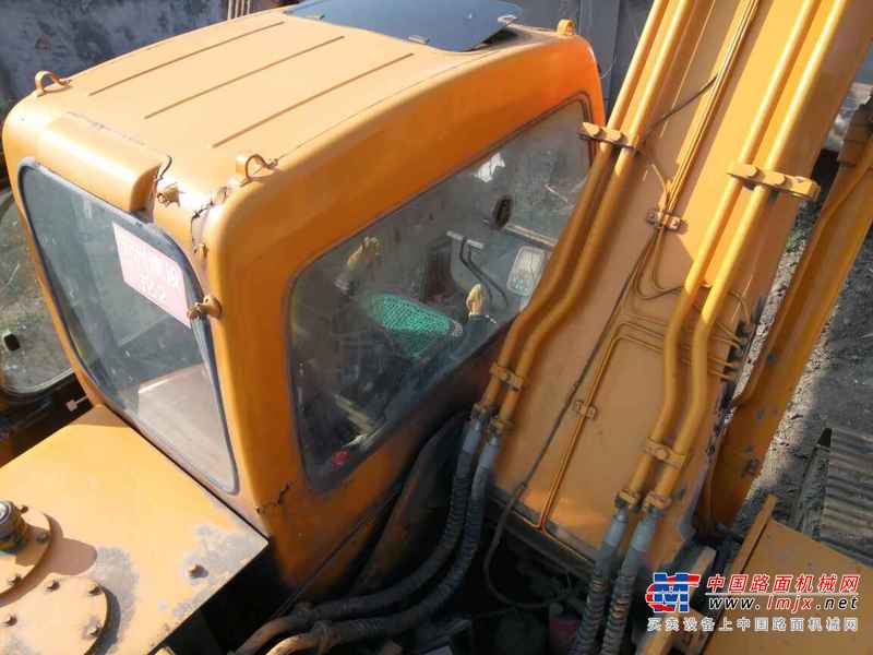 山东出售转让二手12000小时2004年现代R220LC挖掘机