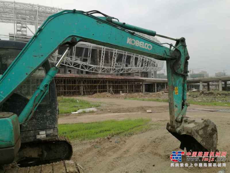 安徽出售转让二手6000小时2013年神钢SK75挖掘机