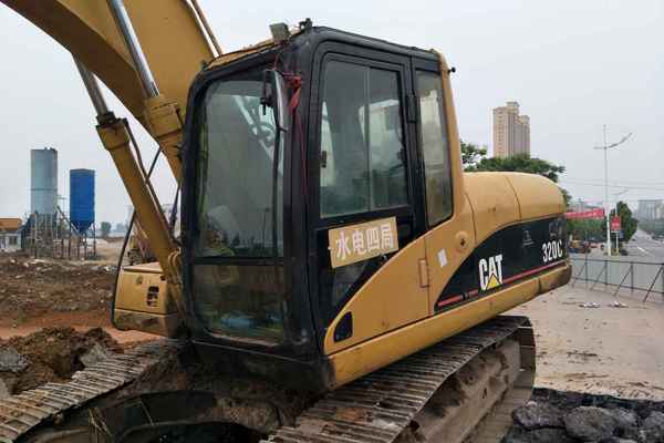 湖北出售转让二手10000小时2009年卡特彼勒320C挖掘机