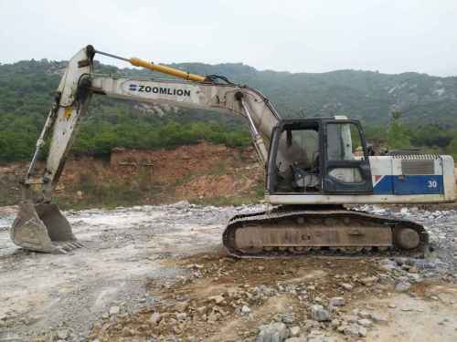 江苏出售转让二手16000小时2007年中联重科ZE230挖掘机