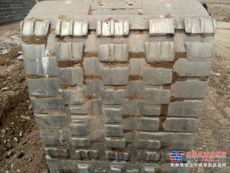 山西出售转让二手9000小时2011年小松PC270挖掘机