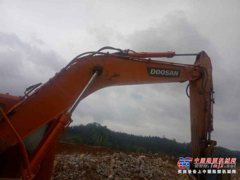 贵州出售转让二手10000小时2009年斗山DH220挖掘机