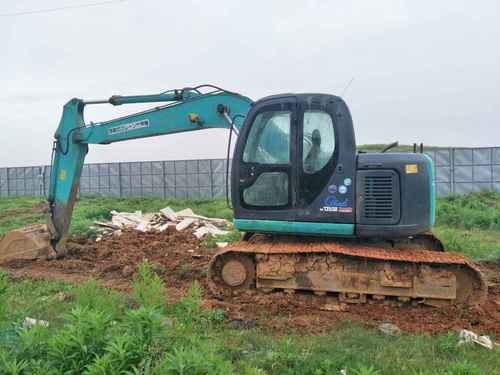 江西出售转让二手7800小时2008年神钢SK135SR挖掘机