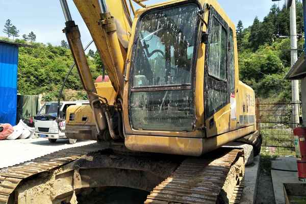江西出售转让二手10000小时2008年现代R215挖掘机