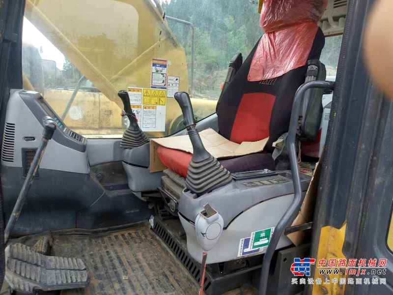 贵州出售转让二手11000小时2009年小松PC220挖掘机