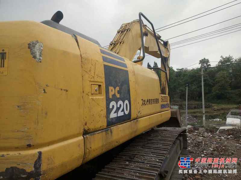 贵州出售转让二手11000小时2009年小松PC220挖掘机