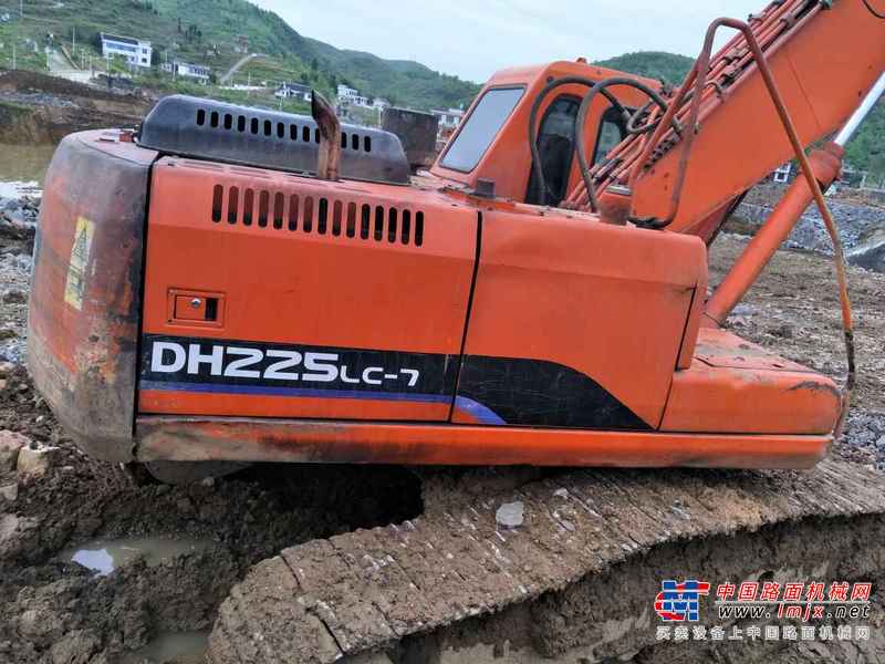 贵州出售转让二手6700小时2010年斗山DH225LC挖掘机