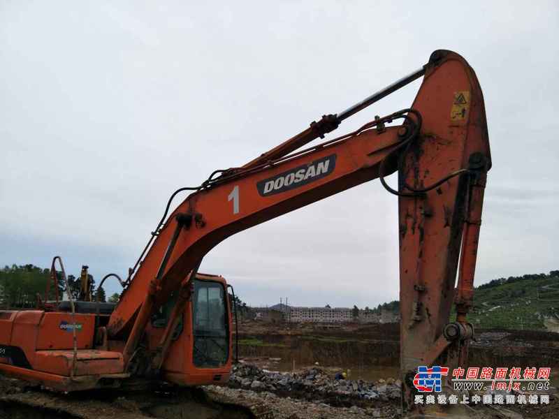 贵州出售转让二手6700小时2010年斗山DH225LC挖掘机