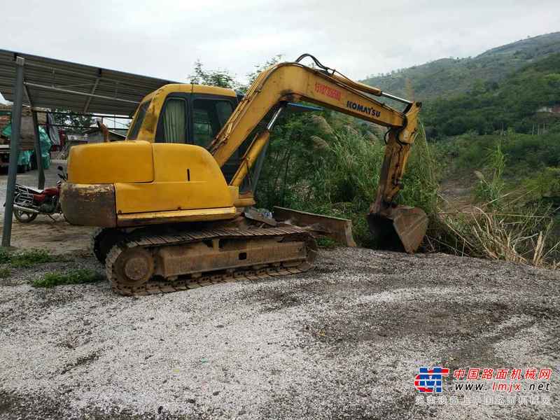 云南出售转让二手12000小时2008年小松PC60挖掘机